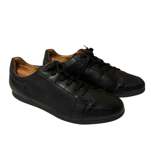 Hugo Boss leather sneakers in great conditions - Picture 4 of 9